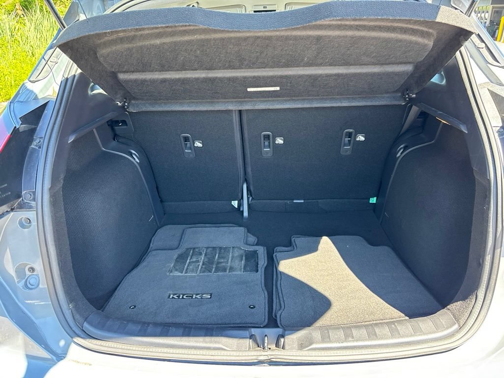 Used 2024 Nissan Kicks SR w/ SR Premium Package FWD image 29