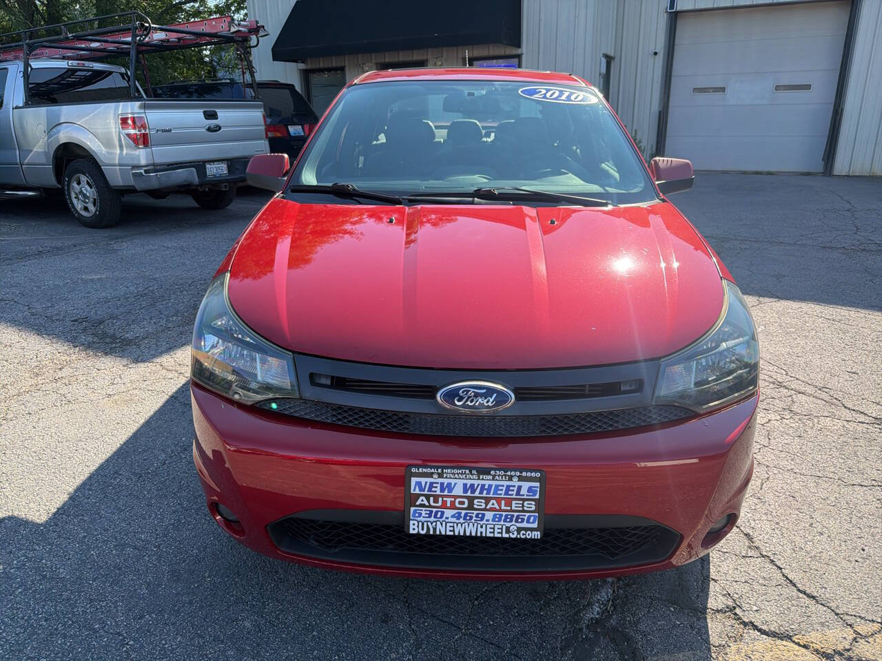Used 2010 Ford Focus SES FWD image 2