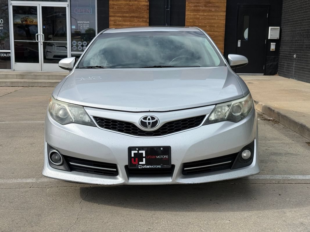 Used 2013 Toyota Camry SE w/ Leather Pkg FWD image 7