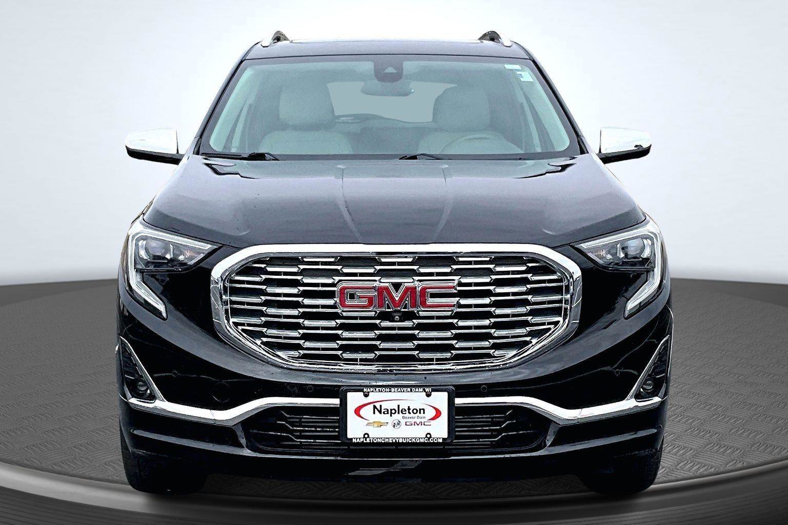 Used 2020 GMC Terrain Denali w/ Denali Premium Package AWD/4WD image 3