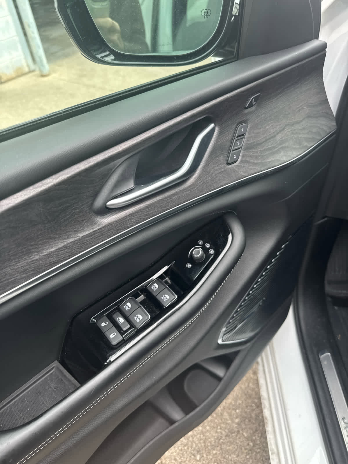 Used 2022 Jeep Grand Cherokee Overland w/ Luxury Tech Group IV image 14