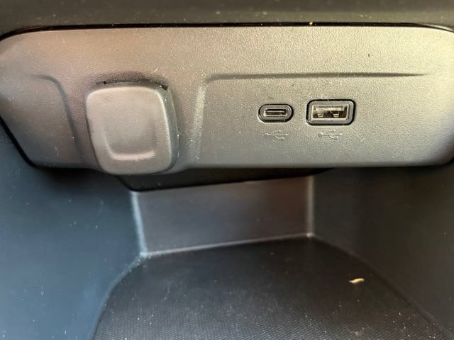 Used 2024 Chevrolet Trax RS FWD image 22