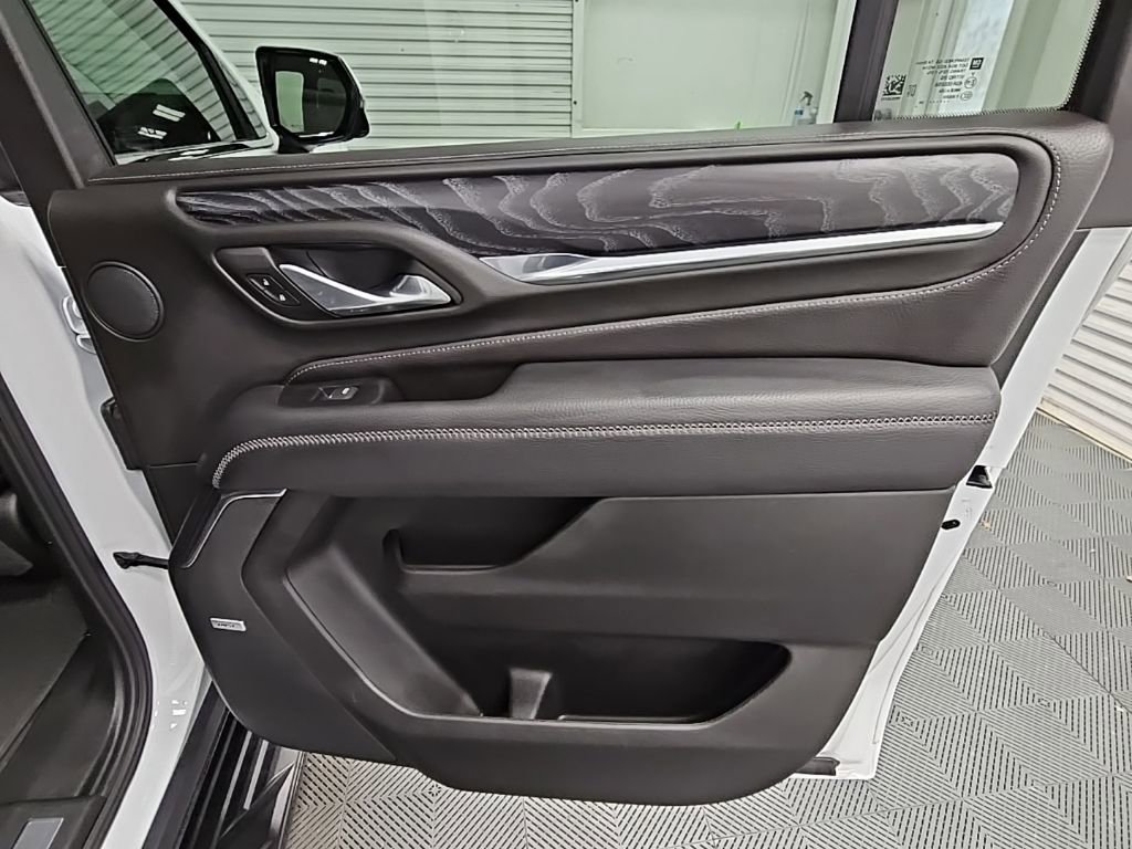 Used 2024 GMC Yukon XL Denali image 43