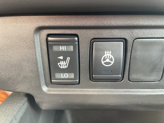 Used 2024 Nissan Frontier SL image 21