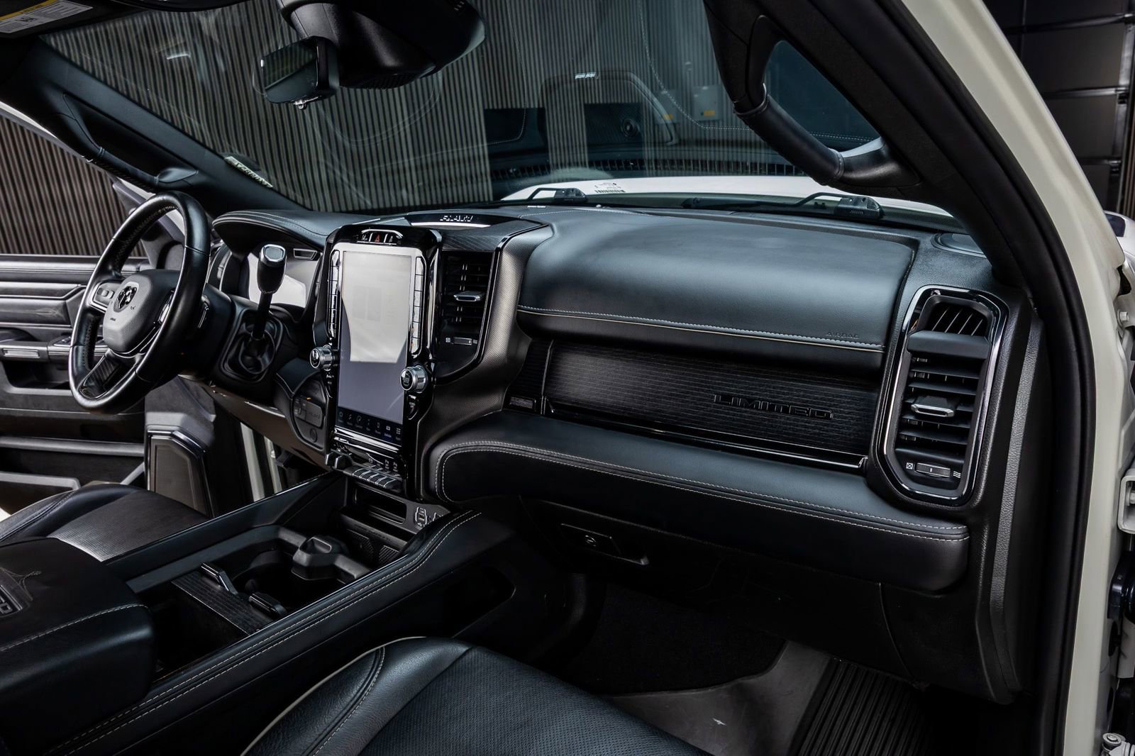 Used 2024 RAM 3500 Limited w/ Night Edition AWD/4WD image 18
