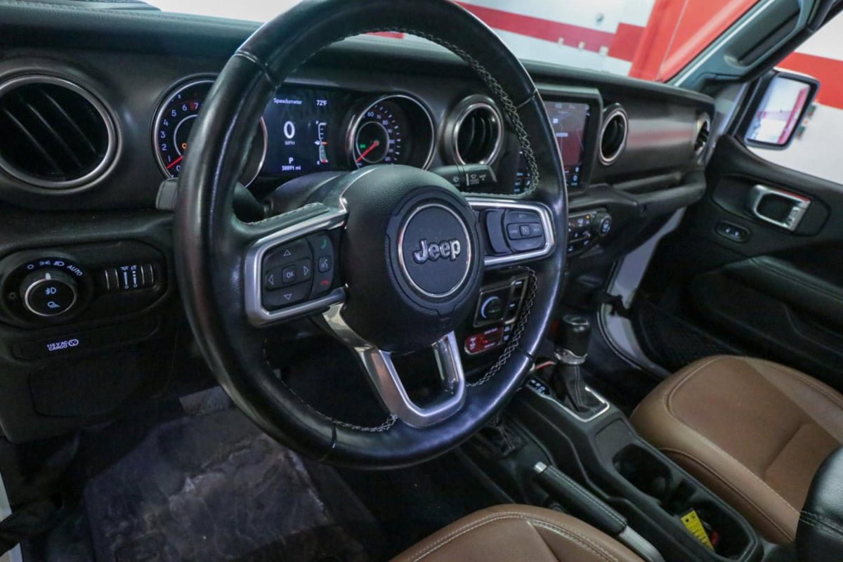 Used 2022 Jeep Gladiator Rubicon w/ Cold Weather Group AWD/4WD image 12