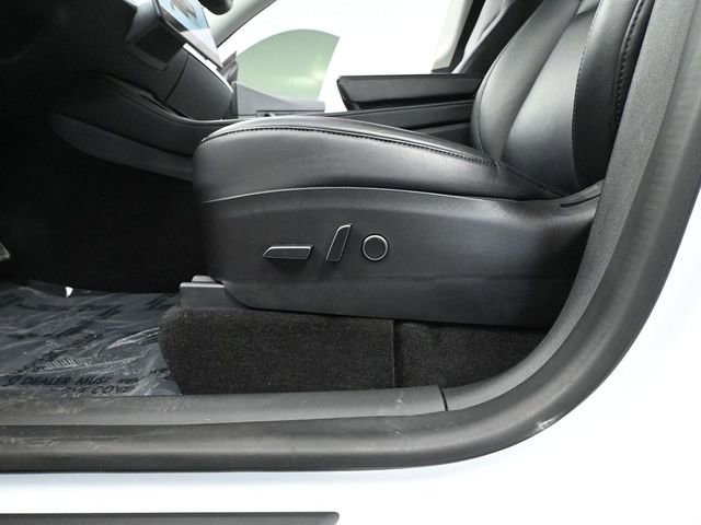 Used 2022 Tesla Model Y Long Range image 19