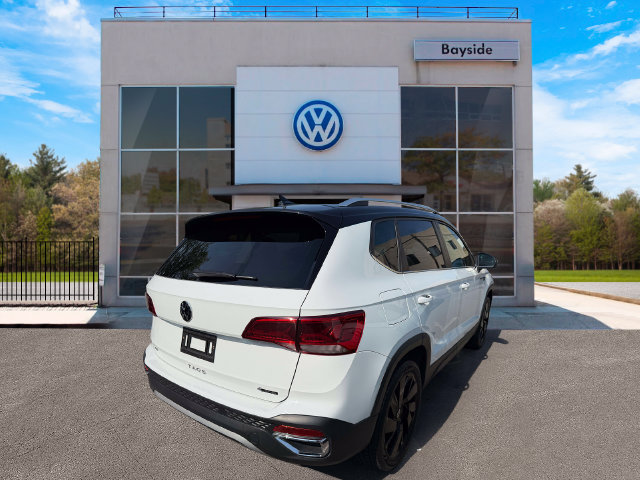 Used 2023 Volkswagen Taos SE w/ Panoramic Sunroof Package AWD/4WD image 7