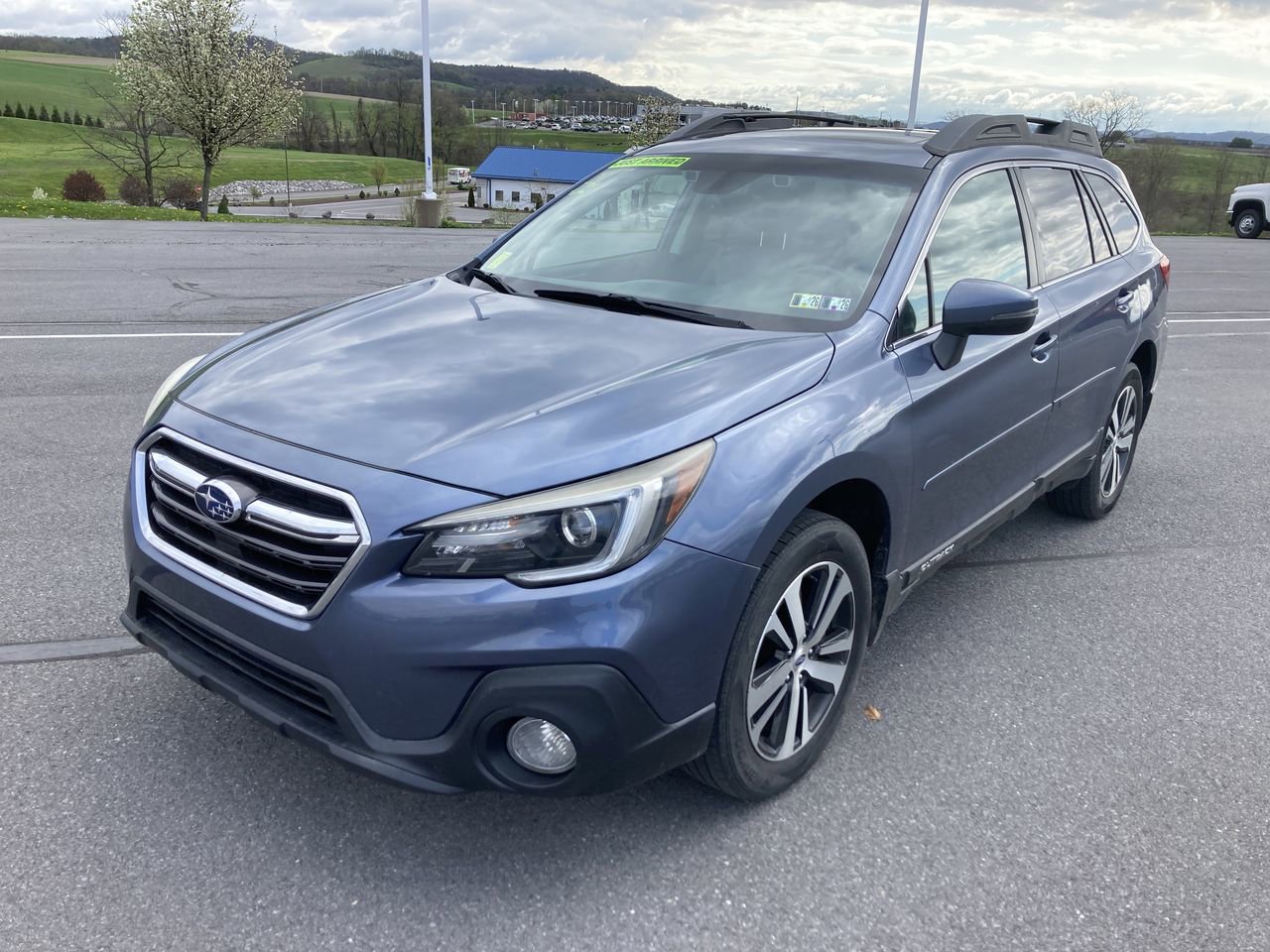 Used 2018 Subaru Outback 2.5i Limited image 3
