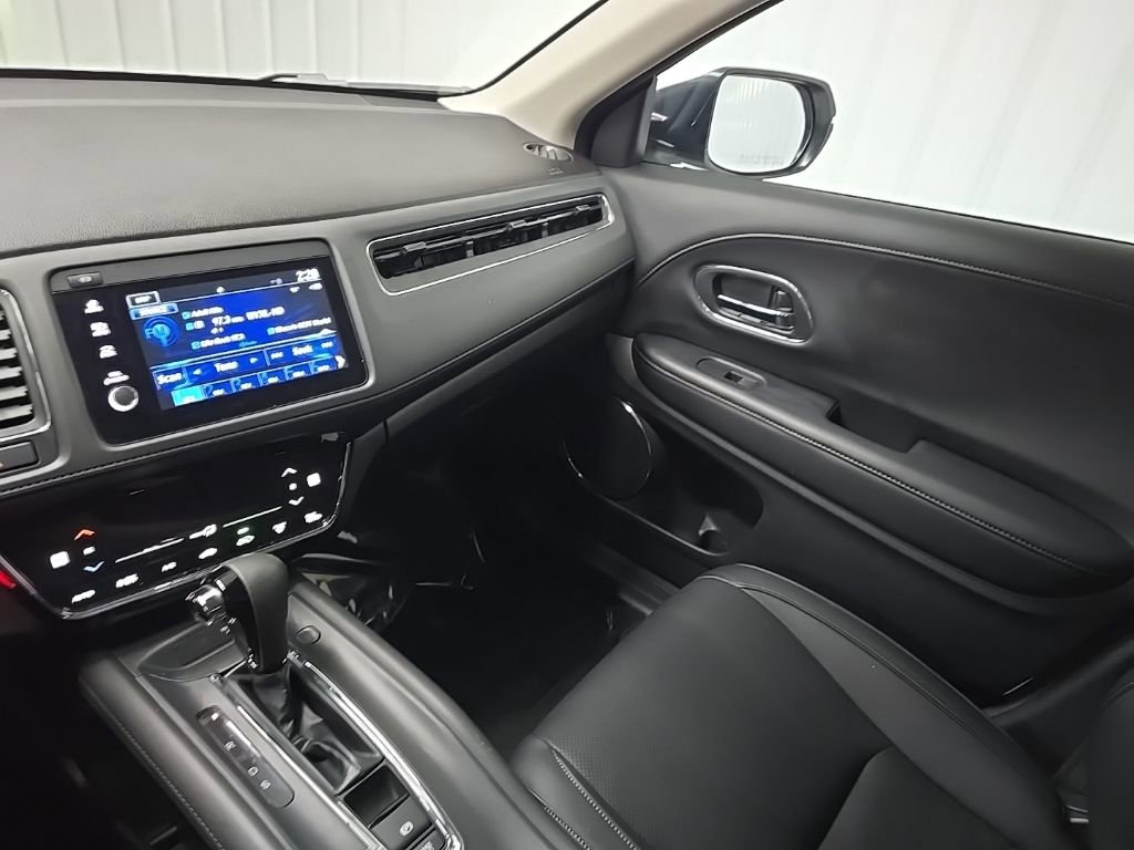 Used 2019 Honda HR-V Touring image 26