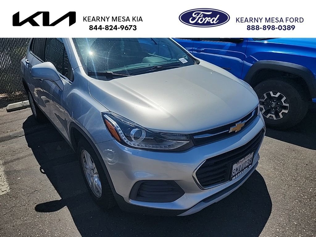 Used 2019 Chevrolet Trax LT w/ LT Convenience Package image 1
