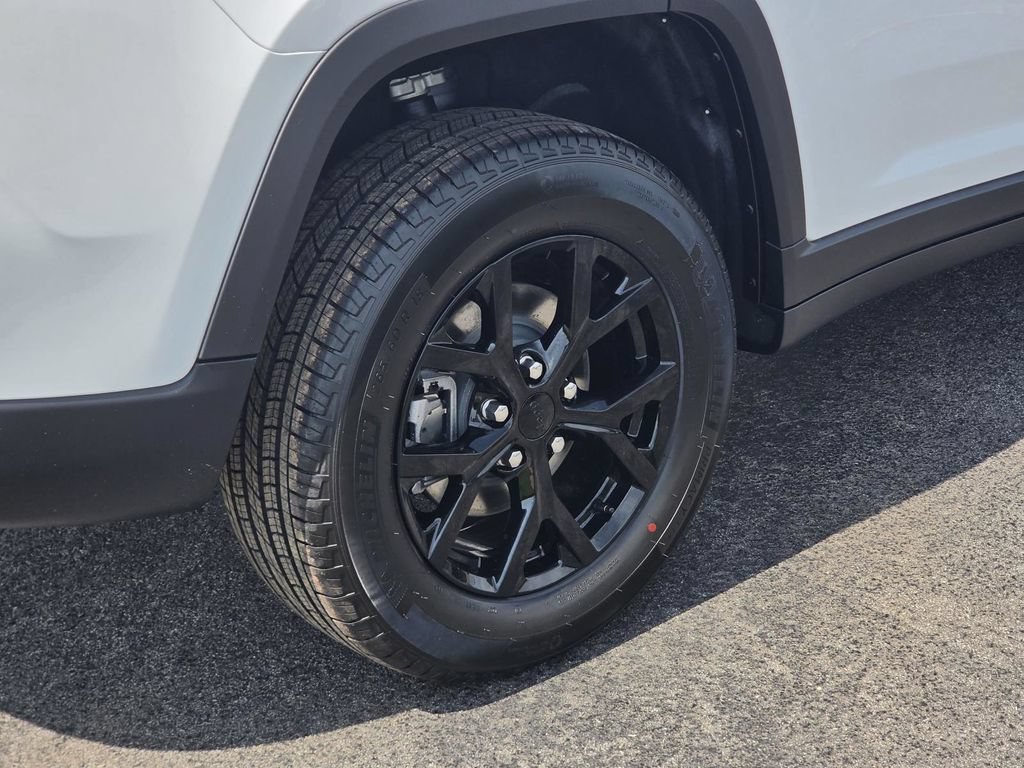 New 2026 Jeep Grand Cherokee Altitude RWD image 8