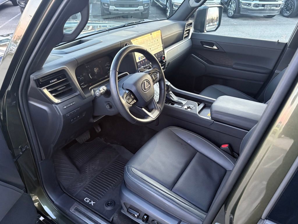 Used 2024 Lexus GX 550 image 13