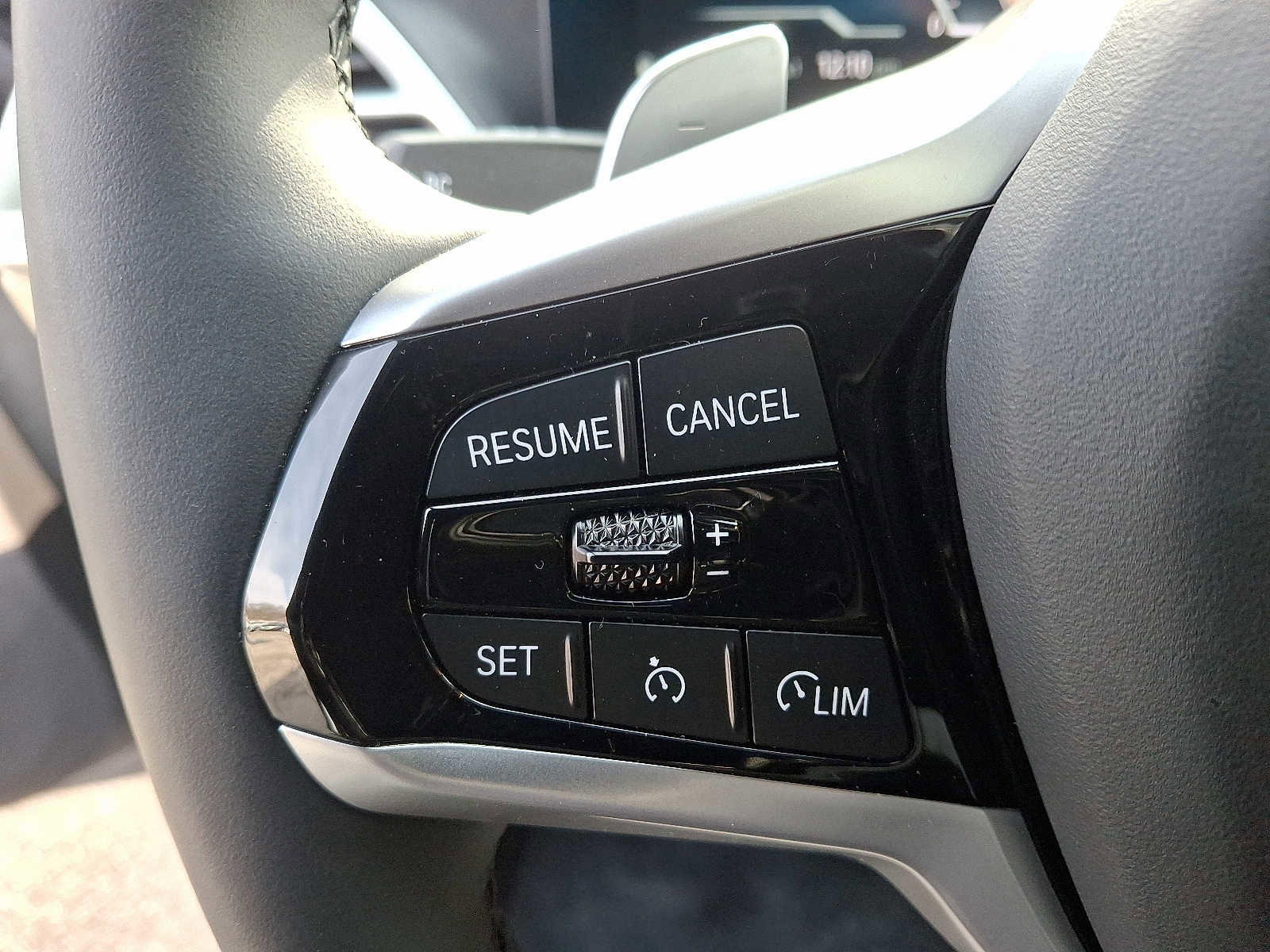 Used 2025 BMW 330i xDrive Sedan w/ M Sport Package image 22