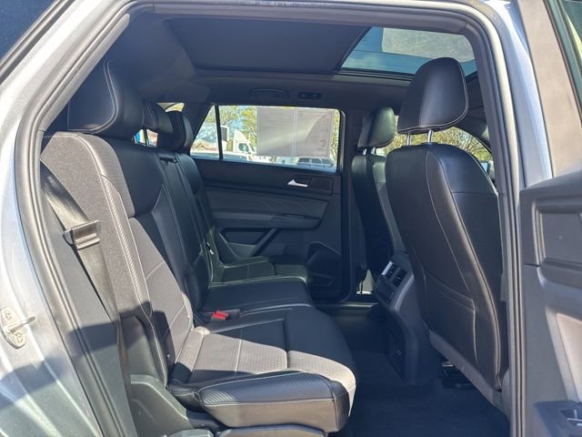 Used 2021 Volkswagen Atlas Cross Sport SE w/ Panoramic Sunroof Package FWD image 14