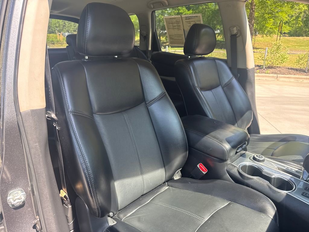 Used 2020 Nissan Pathfinder SL image 36