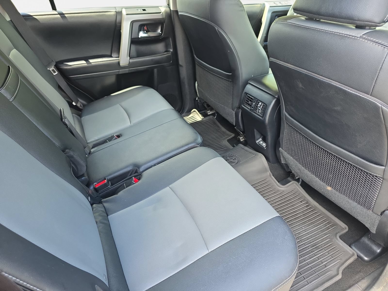 Used 2024 Toyota 4Runner SR5 Premium w/ Moonroof Package RWD image 11