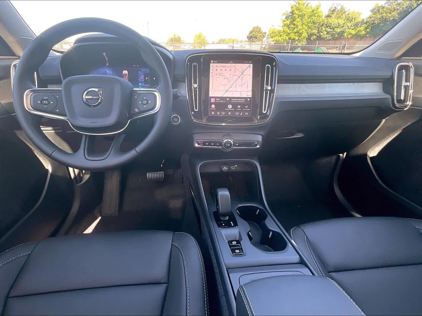 New 2026 Volvo XC40 B5 Core w/ Climate Package AWD/4WD image 7