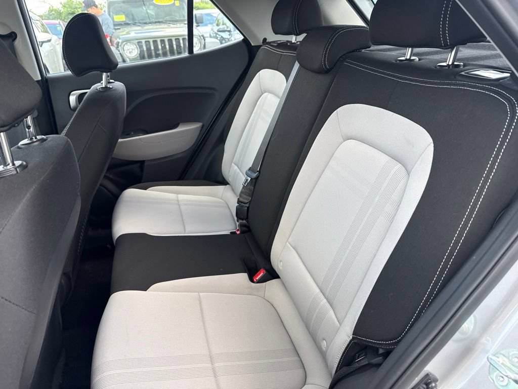 Used 2025 Hyundai Venue SEL FWD image 16