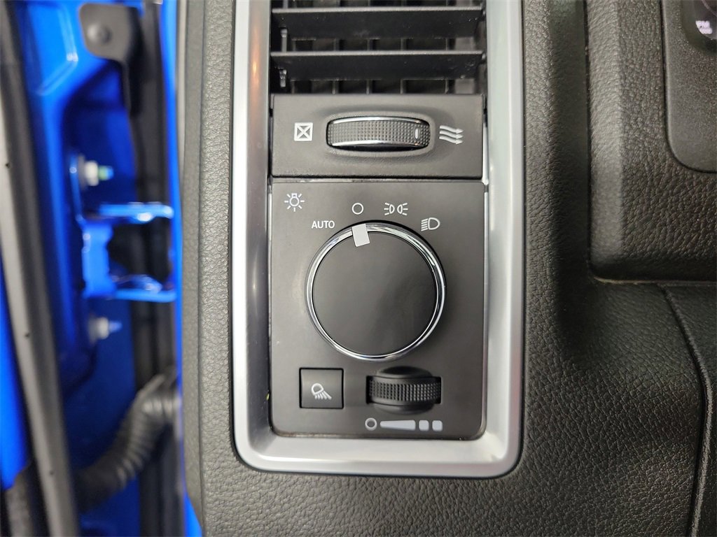 Used 2022 RAM 1500 Classic SLT image 29