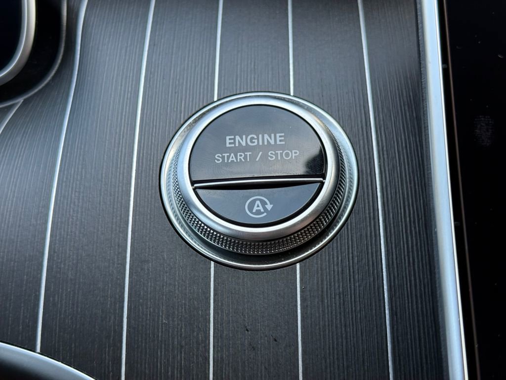 Used 2024 Mercedes-Benz C 300 4MATIC Sedan w/ Pinnacle Trim Package image 17