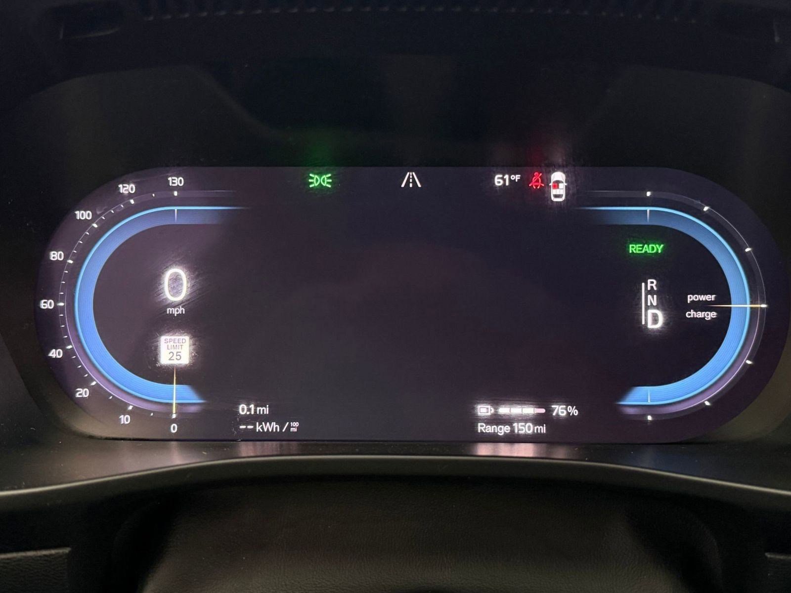 Used 2023 Volvo C40 P8 Recharge Ultimate image 18