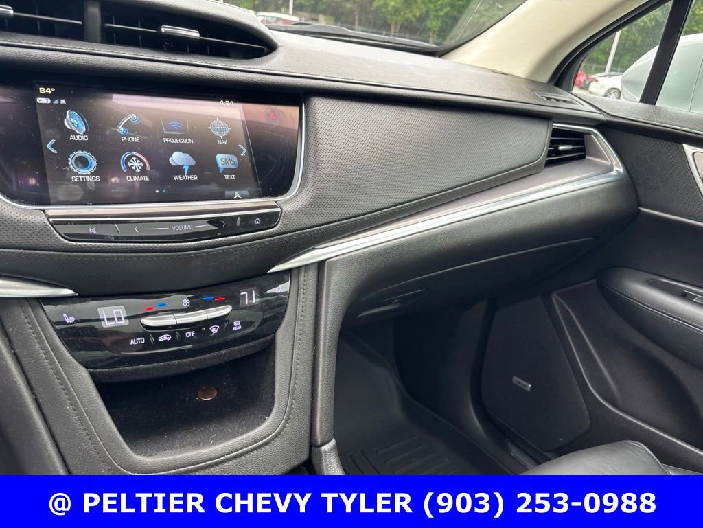 Used 2018 Cadillac XT5 Luxury w/ Driver Awareness Package FWD image 17