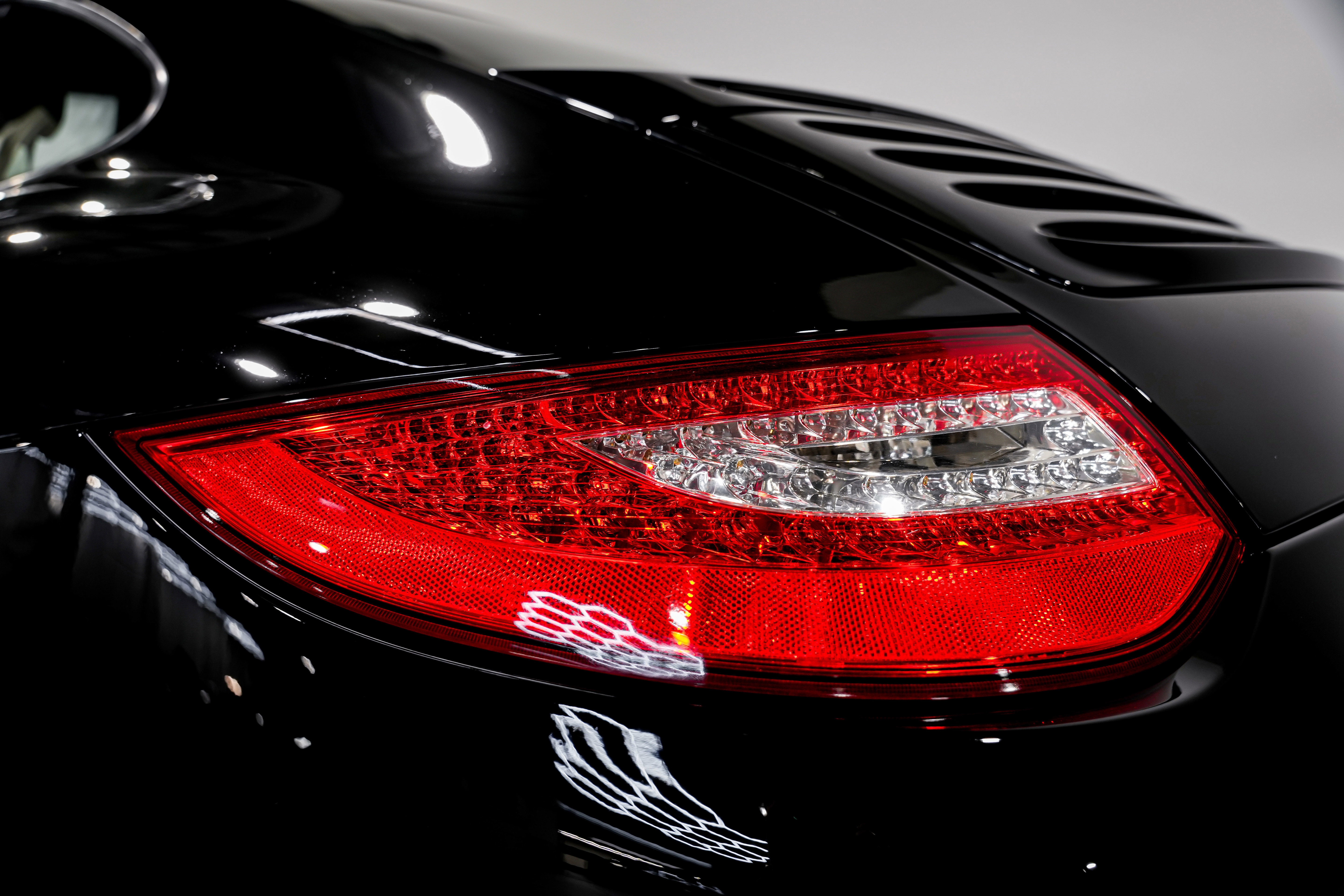 Used 2009 Porsche 911 Carrera S image 33