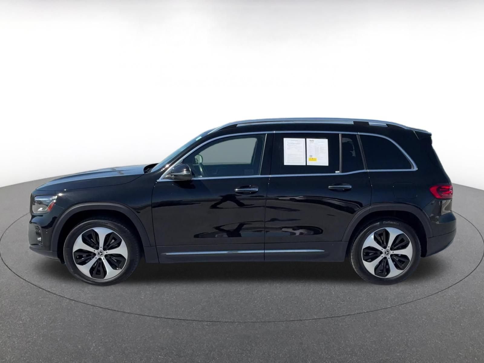 Used 2025 Mercedes-Benz GLB 250 4MATIC image 9