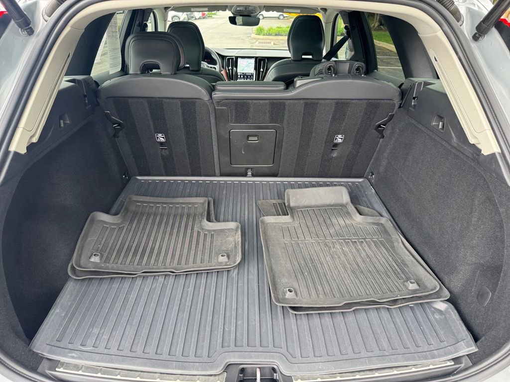 Used 2024 Volvo XC60 B5 Plus w/ Climate Package AWD/4WD image 16