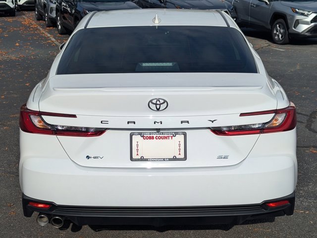 Used 2025 Toyota Camry SE image 6