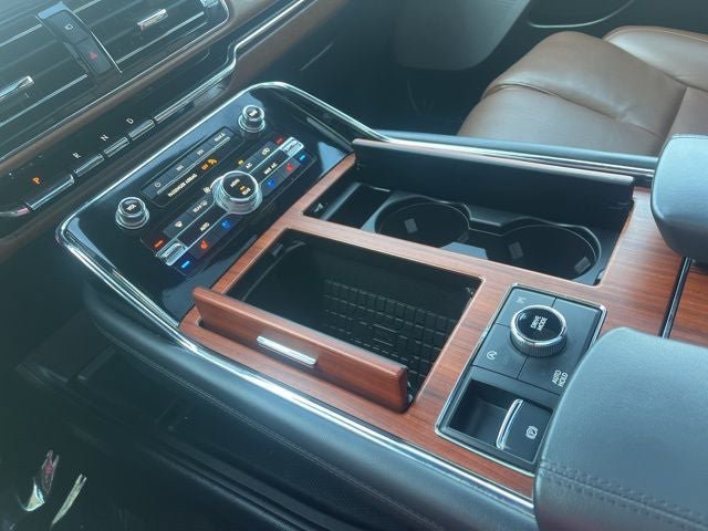 Certified 2024 Lincoln Navigator L Reserve AWD/4WD image 36