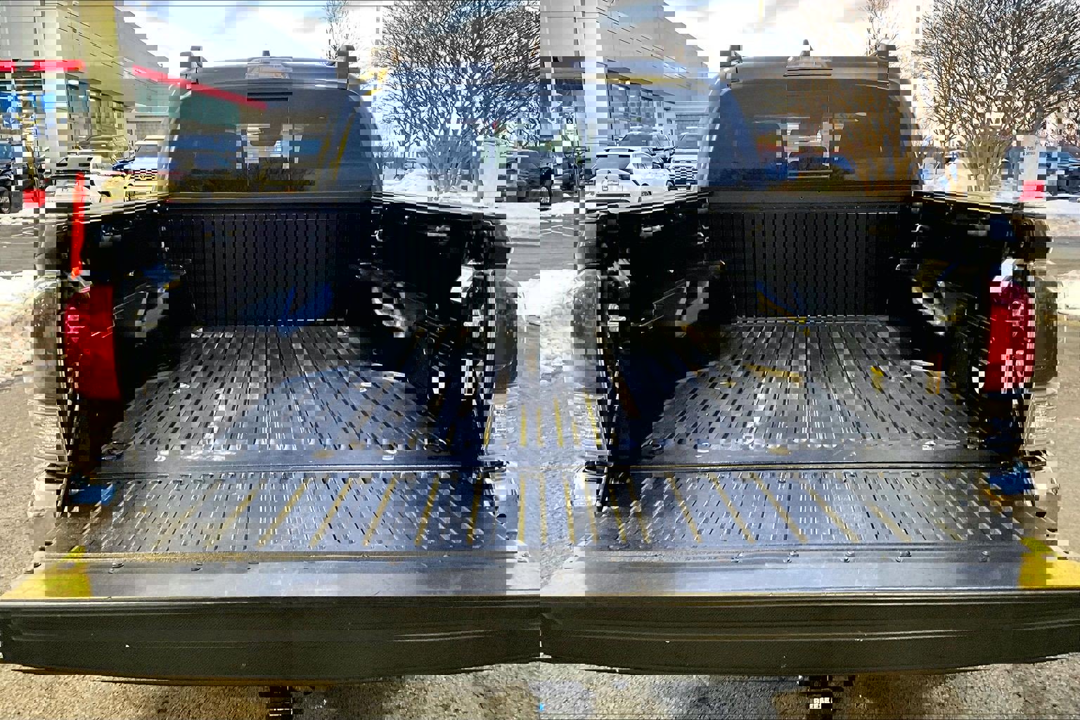 Used 2022 Toyota Tacoma TRD Off-Road image 32