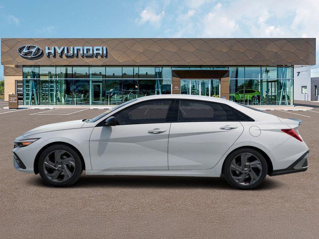 New 2026 Hyundai Elantra SEL Sport FWD image 3