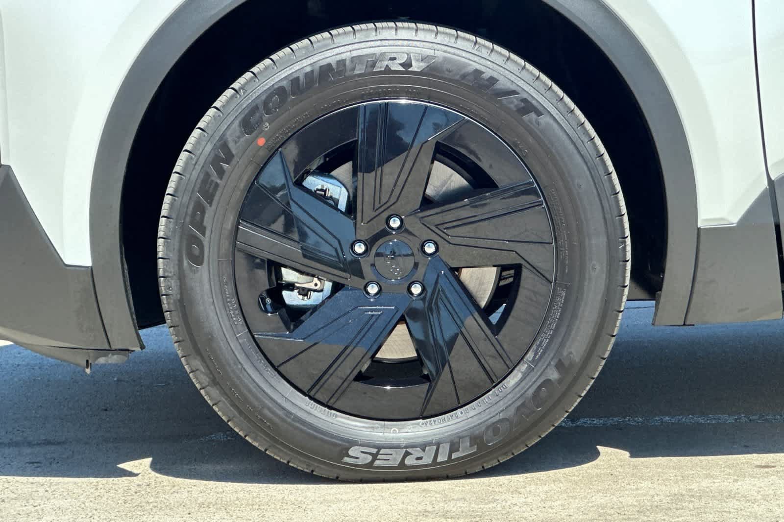 New 2026 Subaru Uncharted Premium FWD image 32