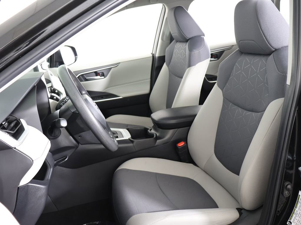 Used 2024 Toyota RAV4 XLE image 26