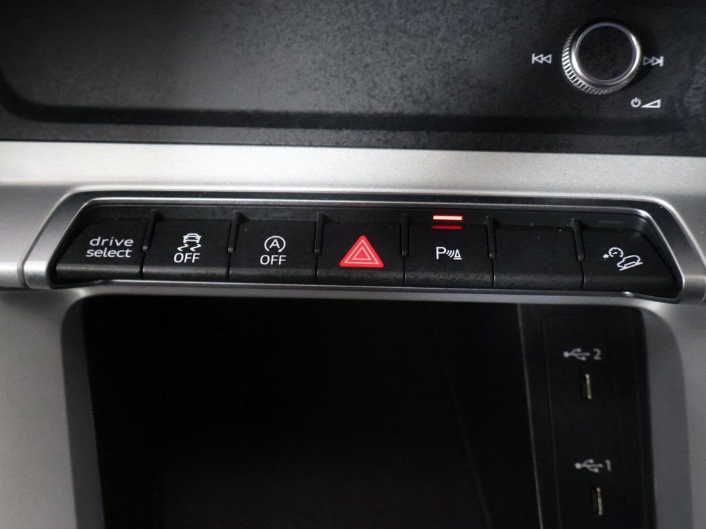 Used 2025 Audi Q3 2.0T Premium image 50