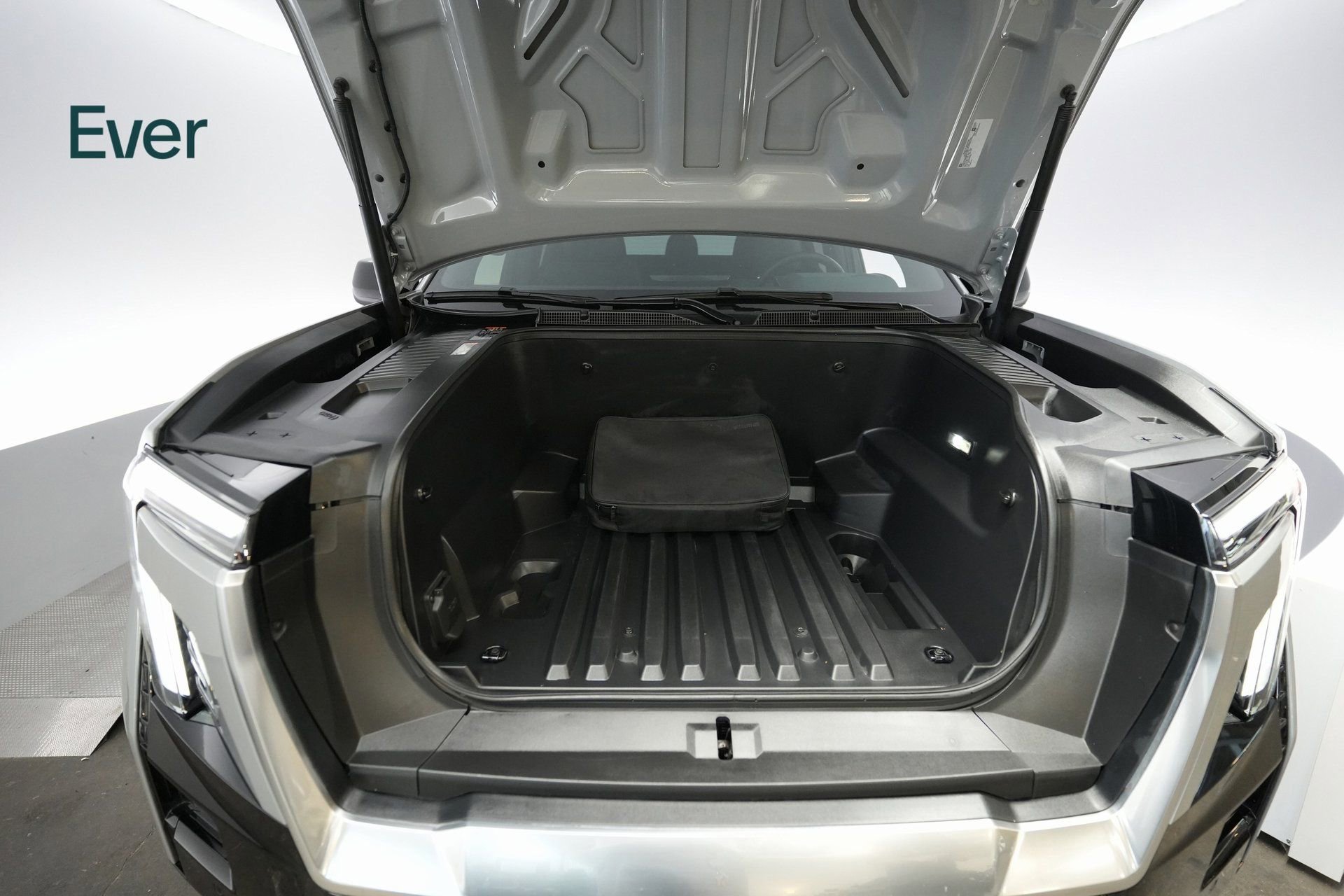 Used 2024 GMC Sierra EV Denali image 15