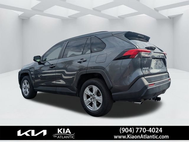 Used 2019 Toyota RAV4 XLE w/ Convenience Package FWD image 5