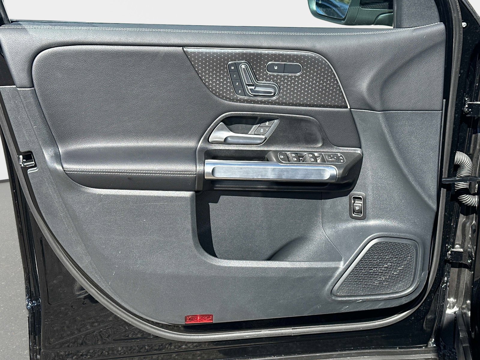 Certified 2025 Mercedes-Benz GLB 250 image 17