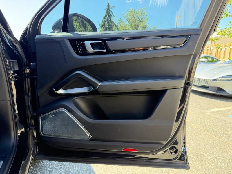 Used 2019 Porsche Cayenne Turbo AWD/4WD image 30