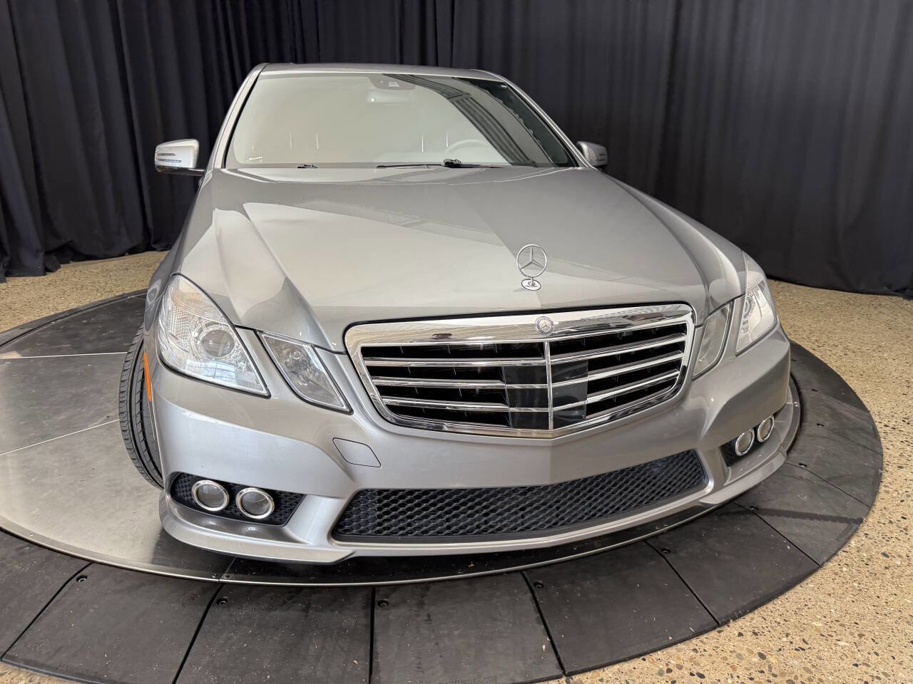 Used 2010 Mercedes-Benz E 350 4MATIC Sedan image 13
