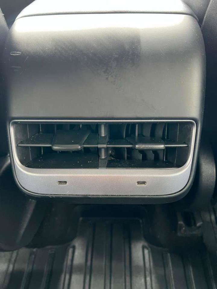 Used 2020 Tesla Model Y Long Range image 23