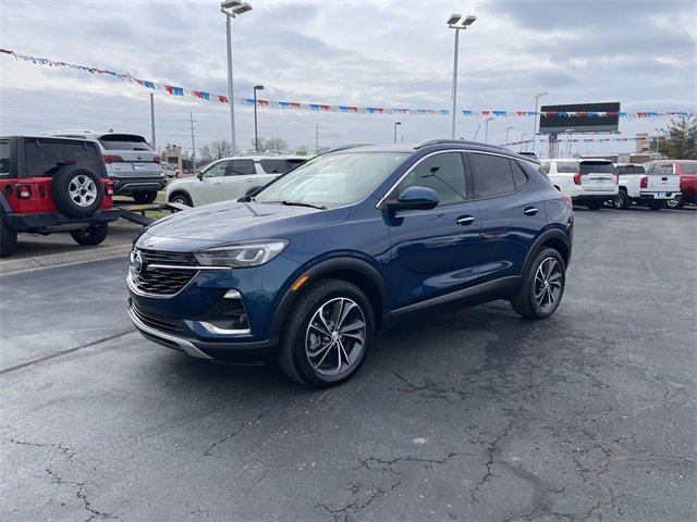 Used 2021 Buick Encore GX Essence w/ Advanced Technology Package image 2