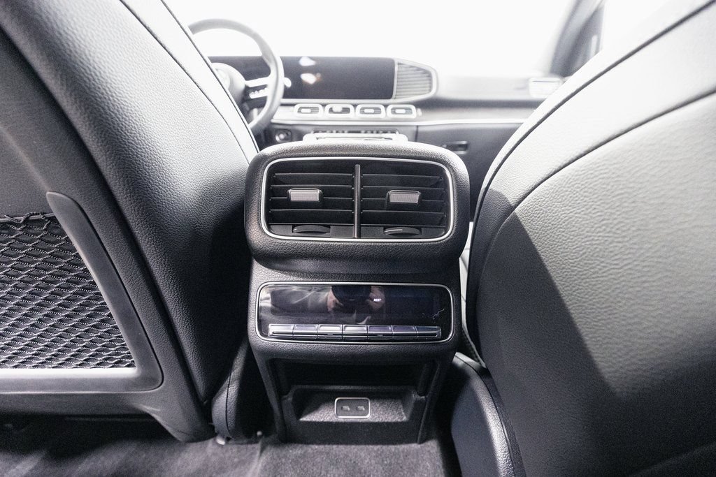 Used 2026 Mercedes-Benz GLS 450 4MATIC image 31