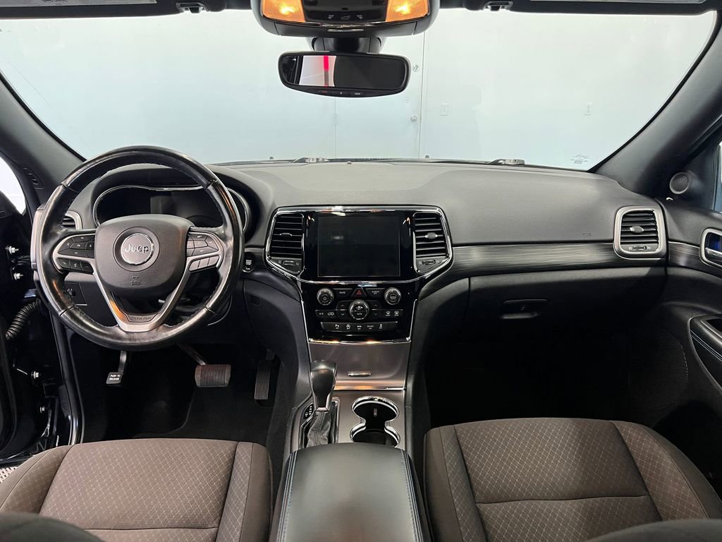 Used 2020 Jeep Grand Cherokee Laredo image 14