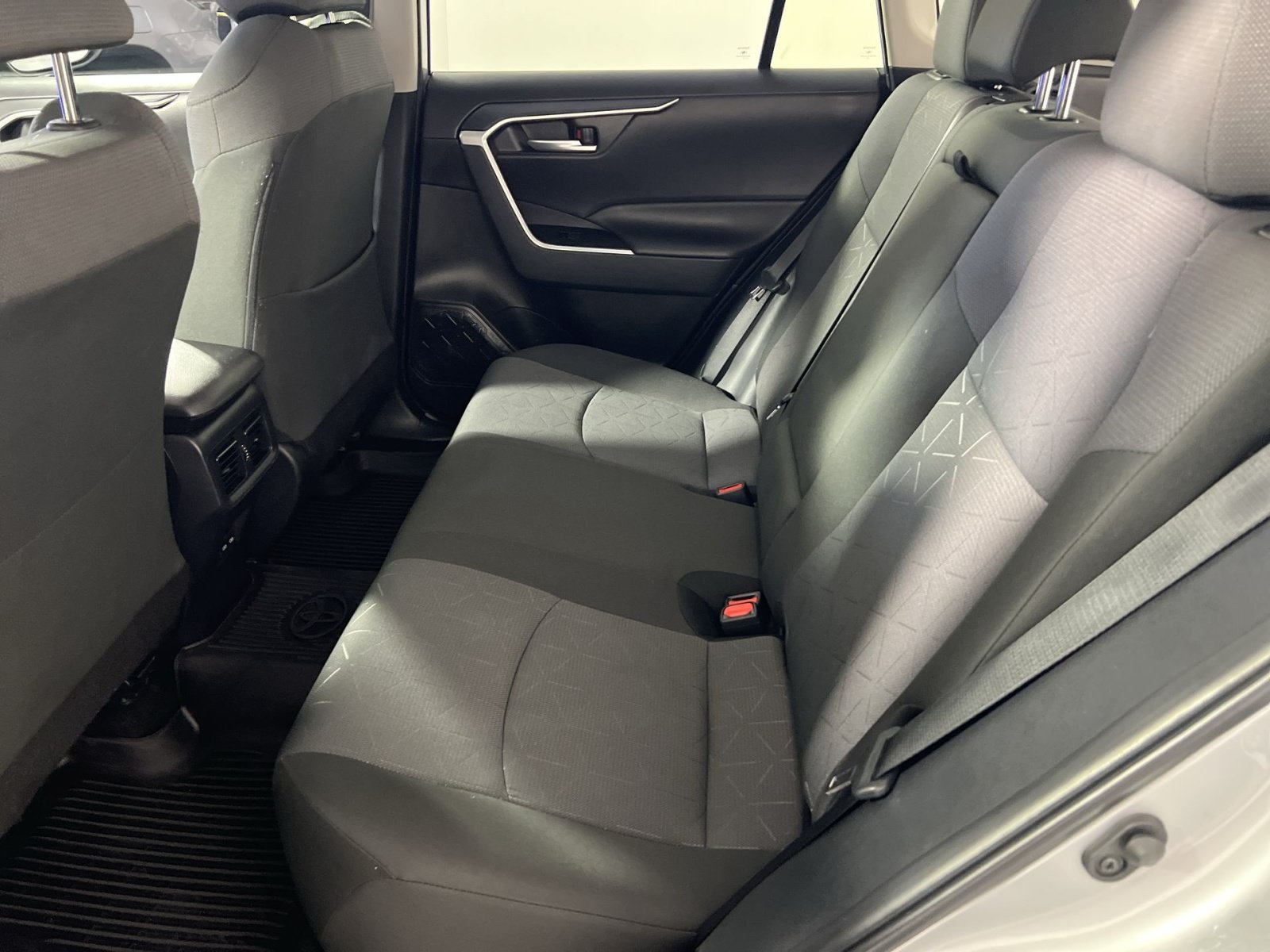 Used 2025 Toyota RAV4 XLE w/ Convenience Package AWD/4WD image 26