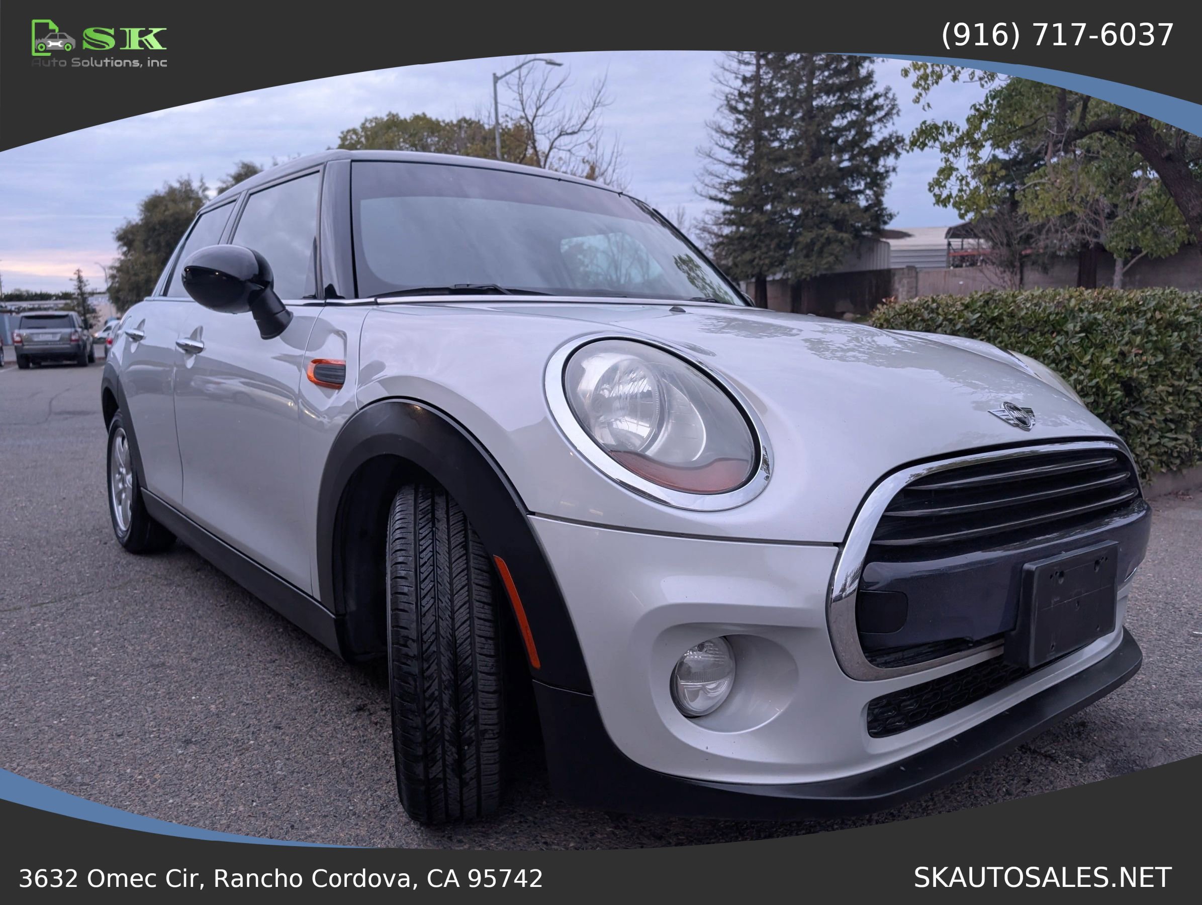 Used 2016 MINI Cooper 4-Door Hardtop image 4