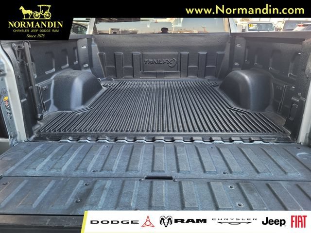 Used 2024 GMC Sierra 1500 SLT AWD/4WD image 19