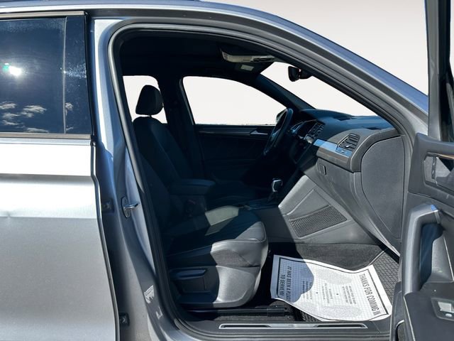 Used 2023 Volkswagen Tiguan SE R-Line image 15